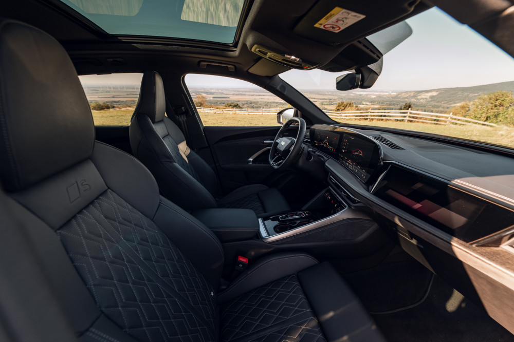 2025 Audi SQ5 TFSI quattro test